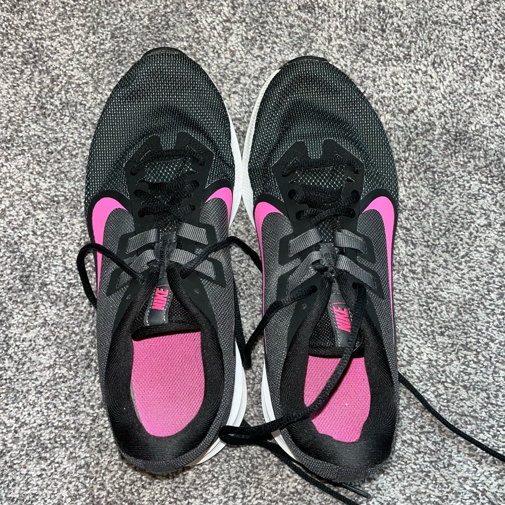 Nike Black and Pink Athletic Shoes with Mesh Design - Picture 2 of 8